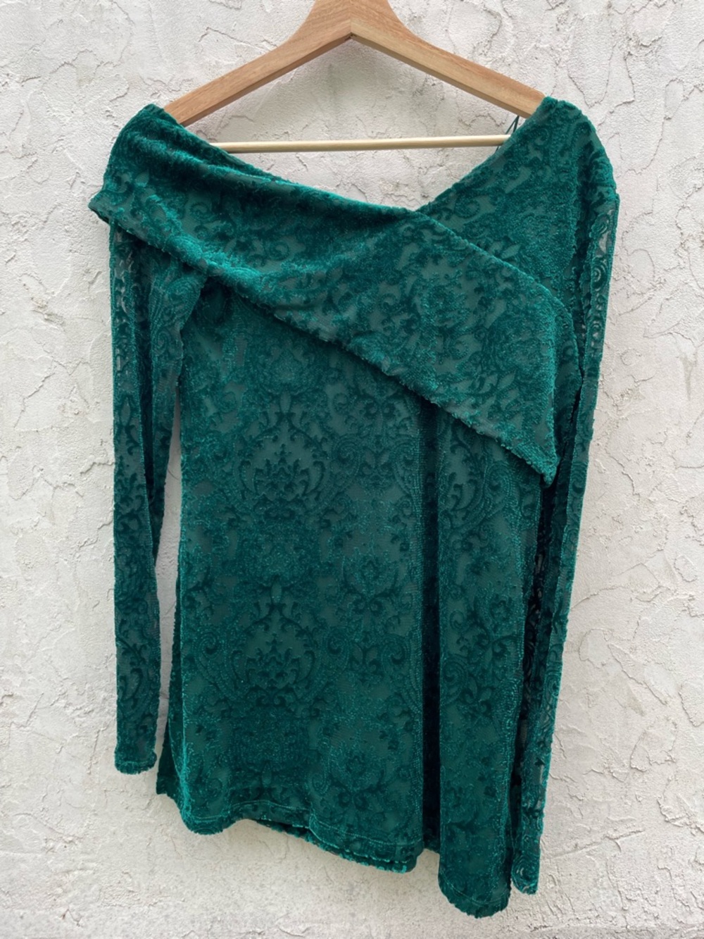 Kate & Mallory Emerald Green Burnout Velvet Tunic top size Medium fairy green